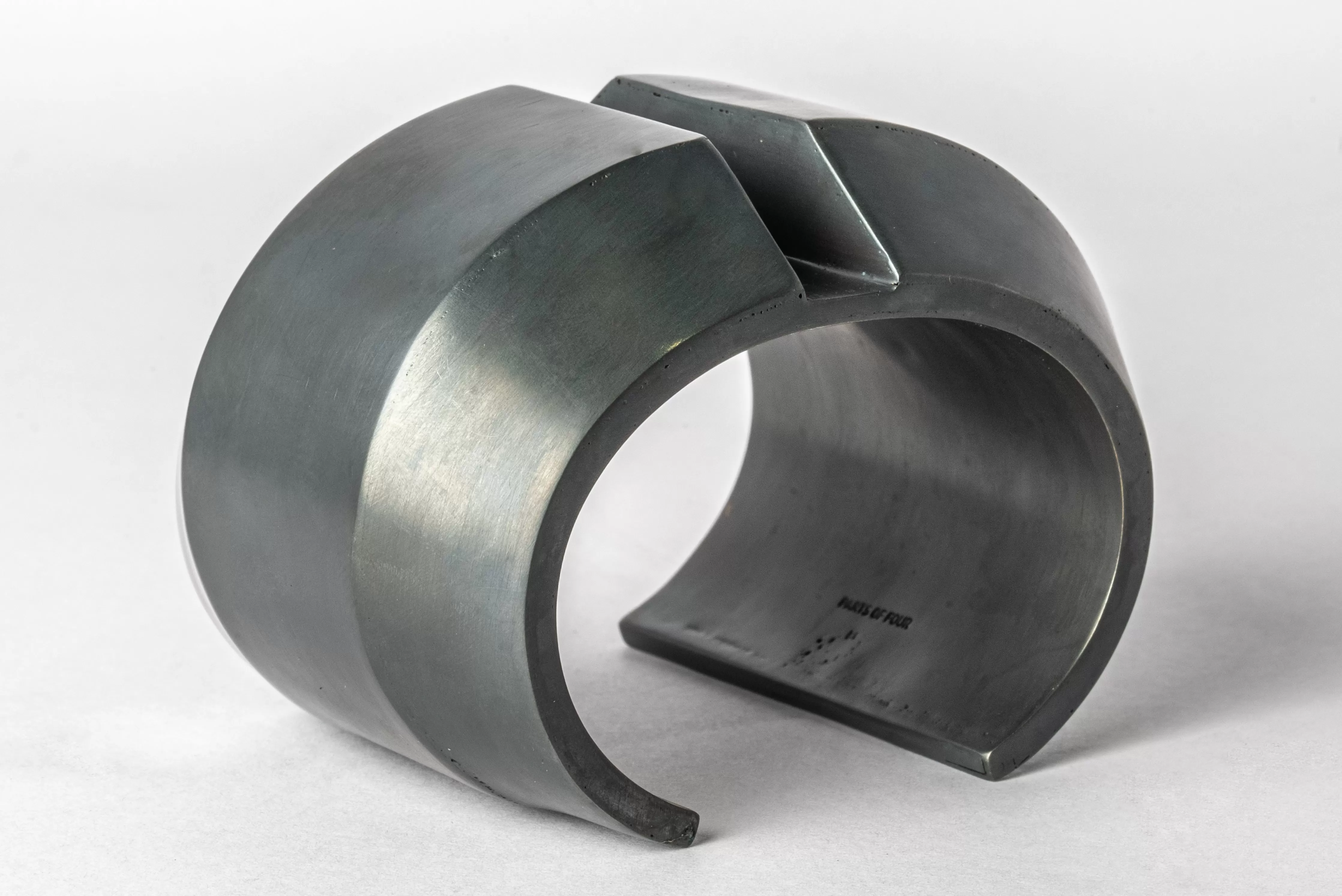 Crescent Rift Bracelet (Wedge Var., 60mm, KAS)