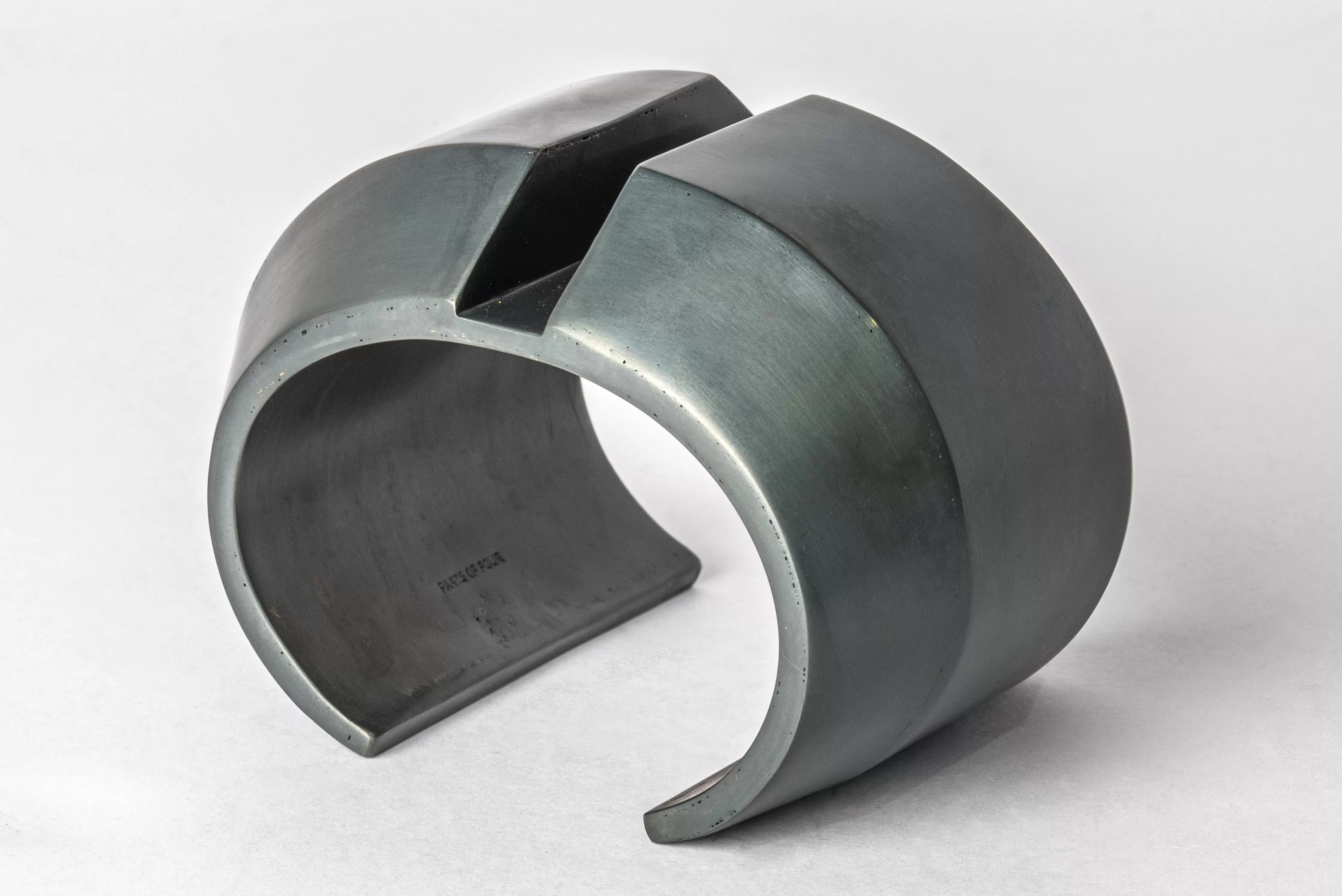 Crescent Rift Bracelet (Wedge Var., 60mm, KAS)