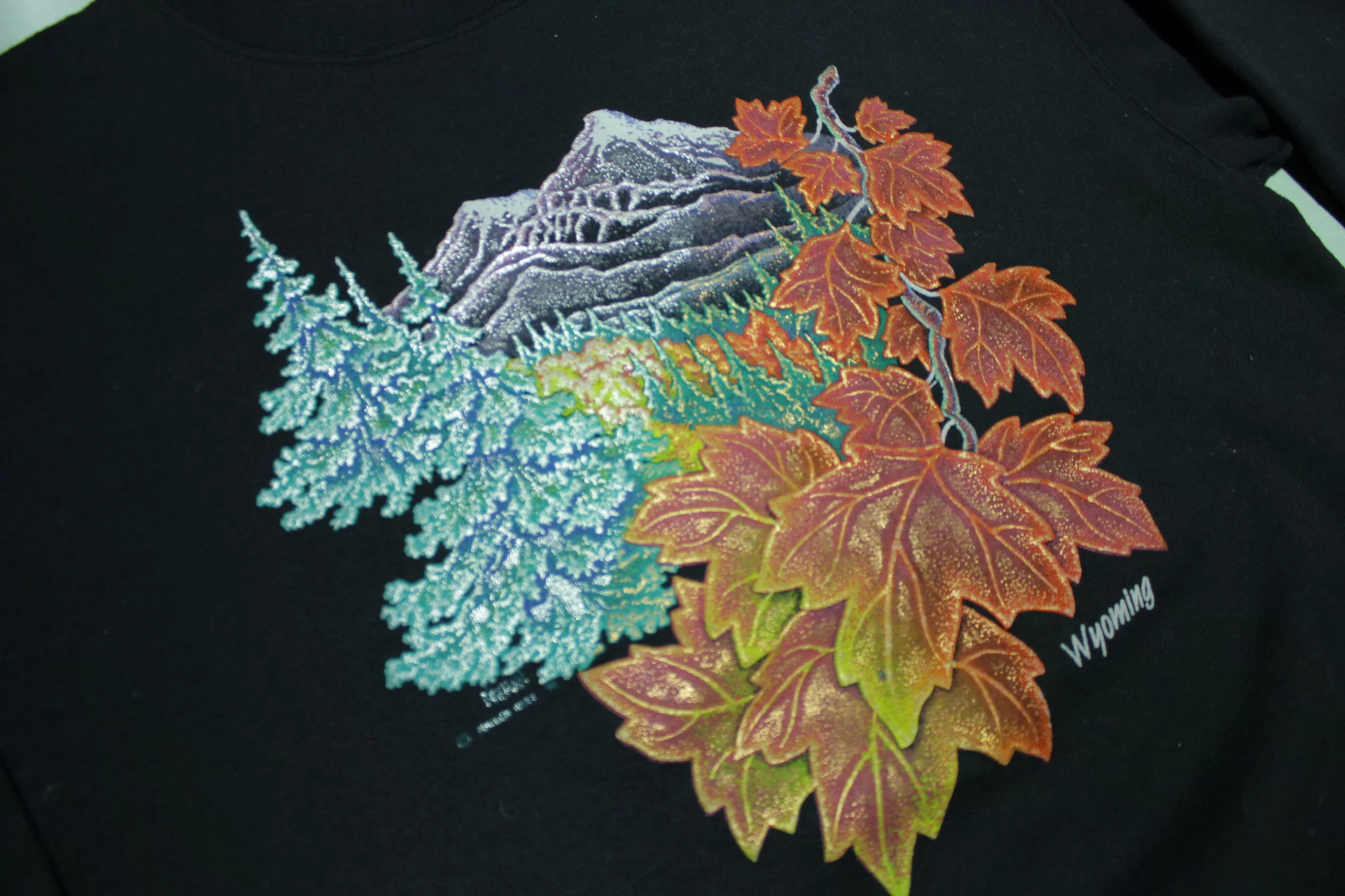 Wyoming Fall Leaves Nathan Maiden West 1992 Vintage 90's Tourist Crewneck Sweatshirt